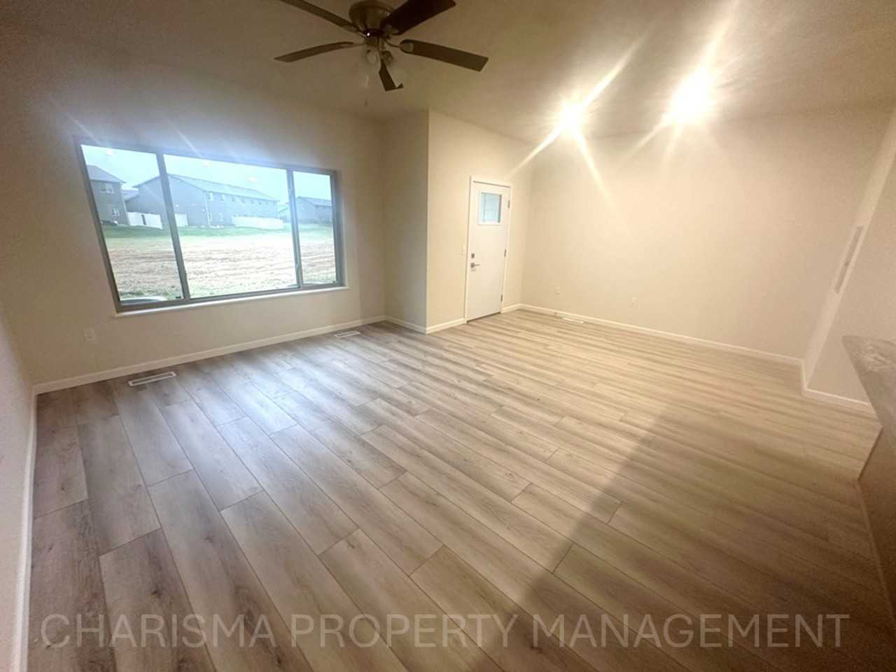 32nd Street Condominiums - Photo 3 of 22