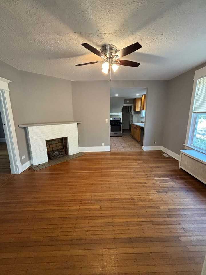 501 S Elm St. Champaign, IL - Photo 2 of 15