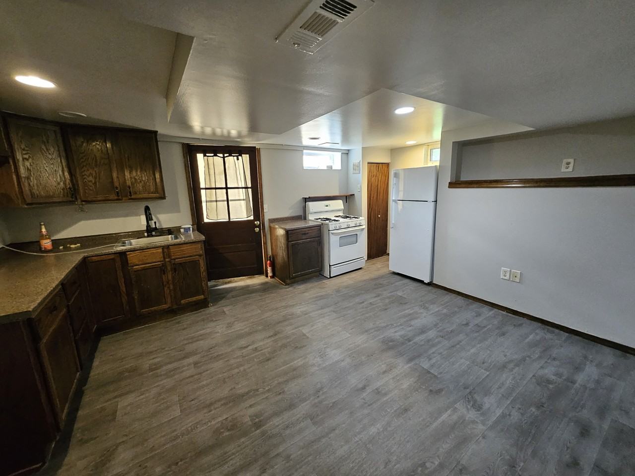 301 College Ave #LL - Photo 2 of 18