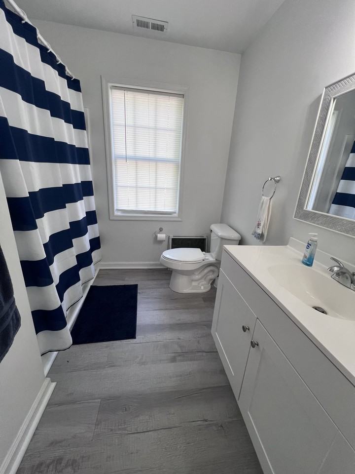 902 Hanson St #1 - Photo 5 of 11