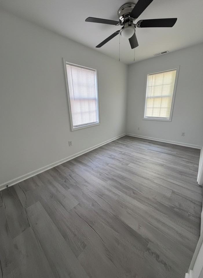 902 Hanson St #1 - Photo 7 of 11