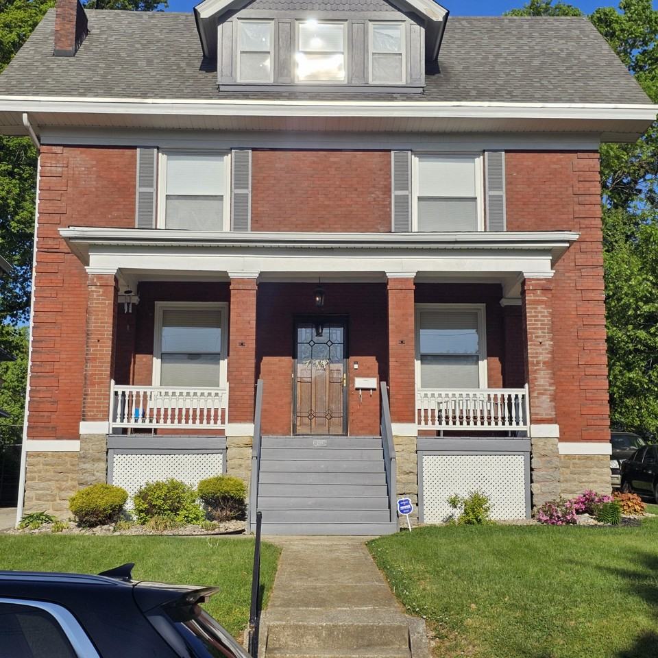 2216 Burnet Ave #2 - Photo 2 of 4