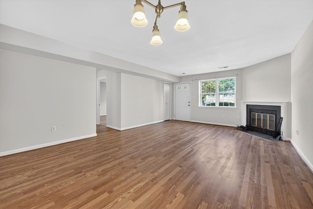 1625 S Barton St #1 - Photo 4 of 17