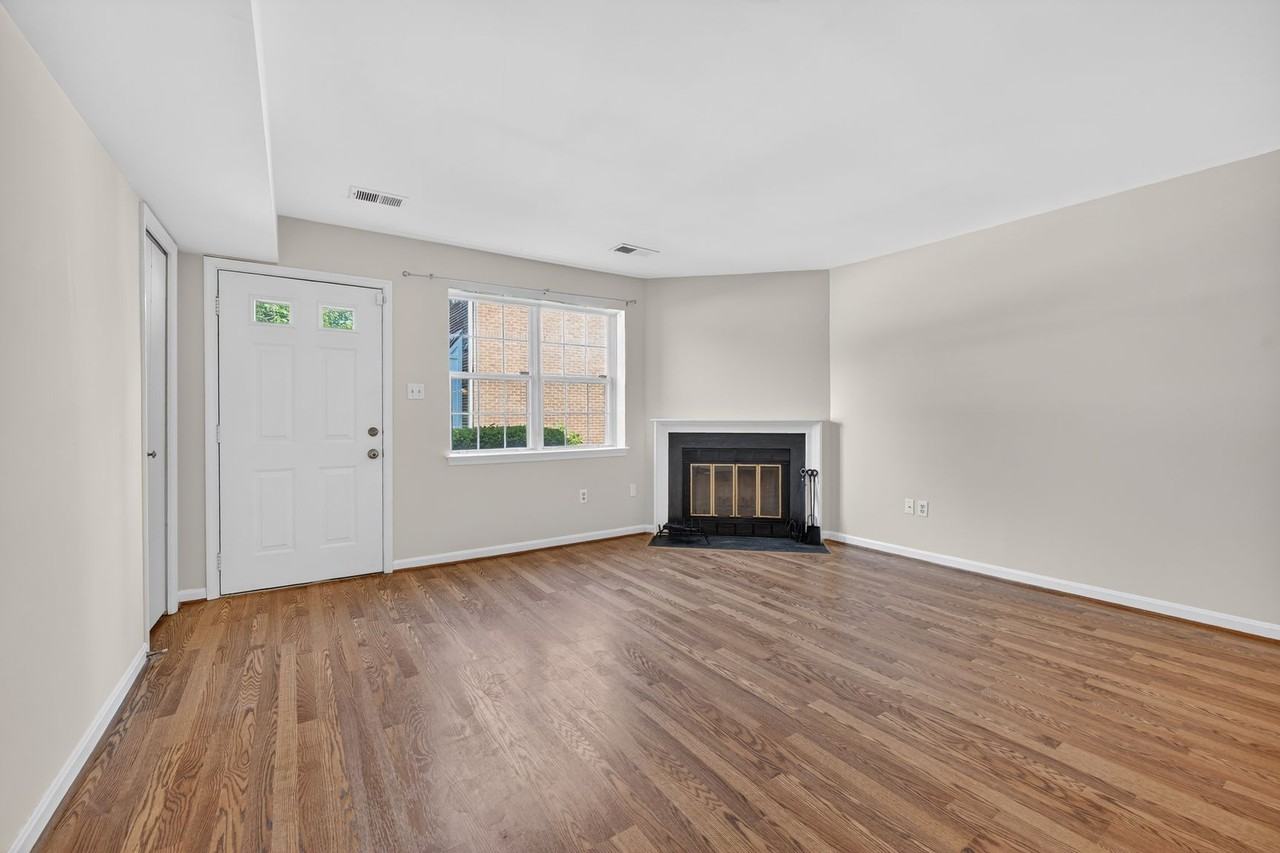 1625 S Barton St #1 - Photo 6 of 17