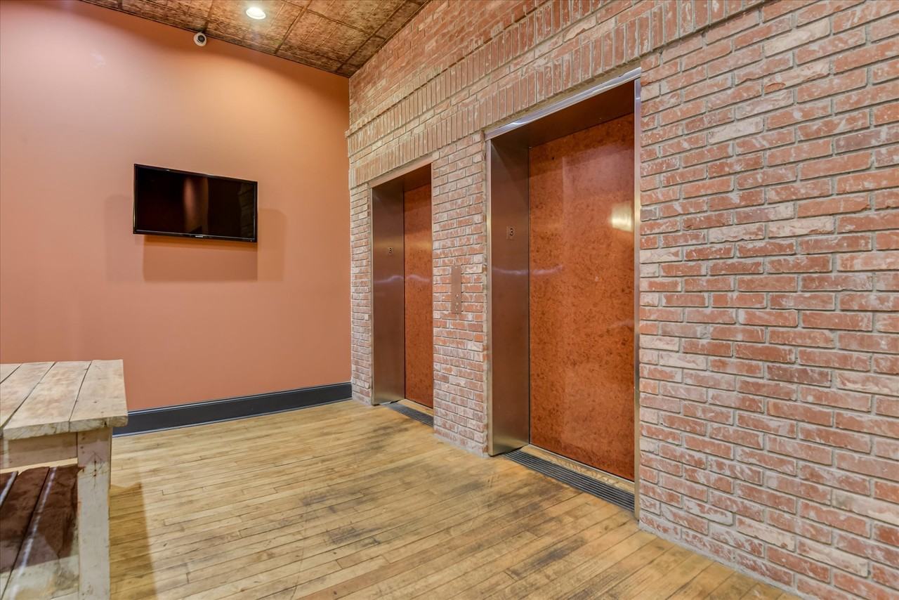 936 Broad St #306 - Photo 6 of 35