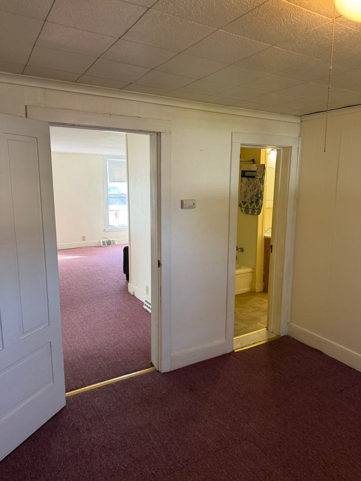 507 W Main St Apt 1r #1R - Photo 4 of 8