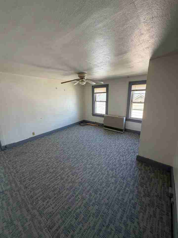 411 Jackson Ave #3N - Photo 4 of 10