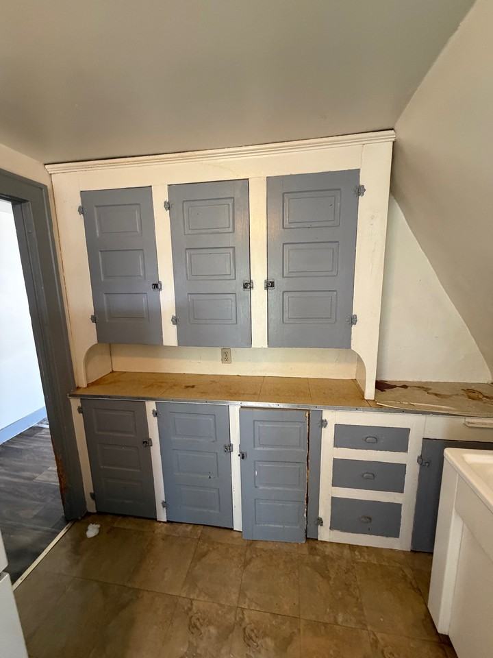 411 Jackson Ave #3N - Photo 7 of 10