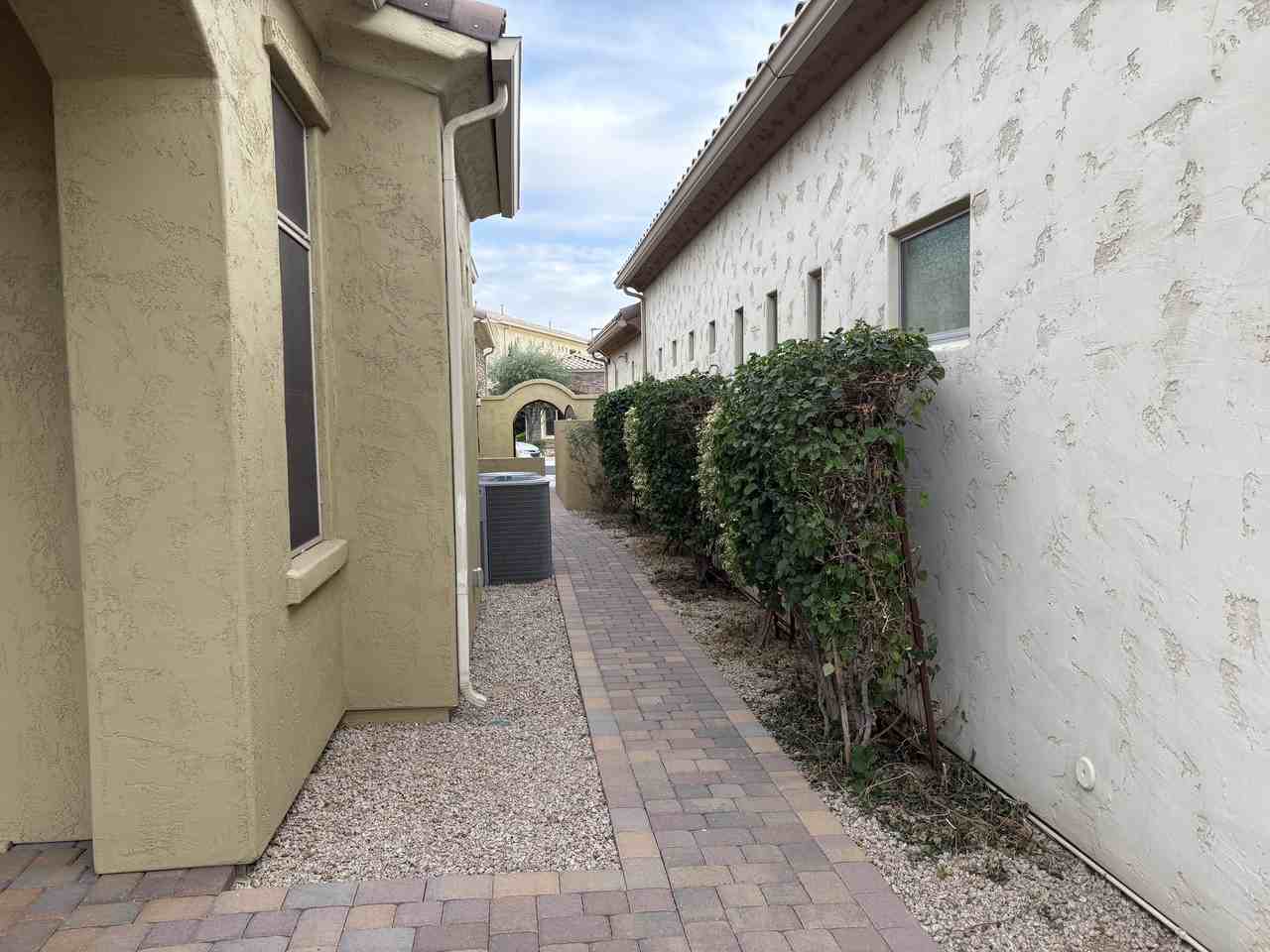 14214 W Harvard St #1 - Photo 3 of 10