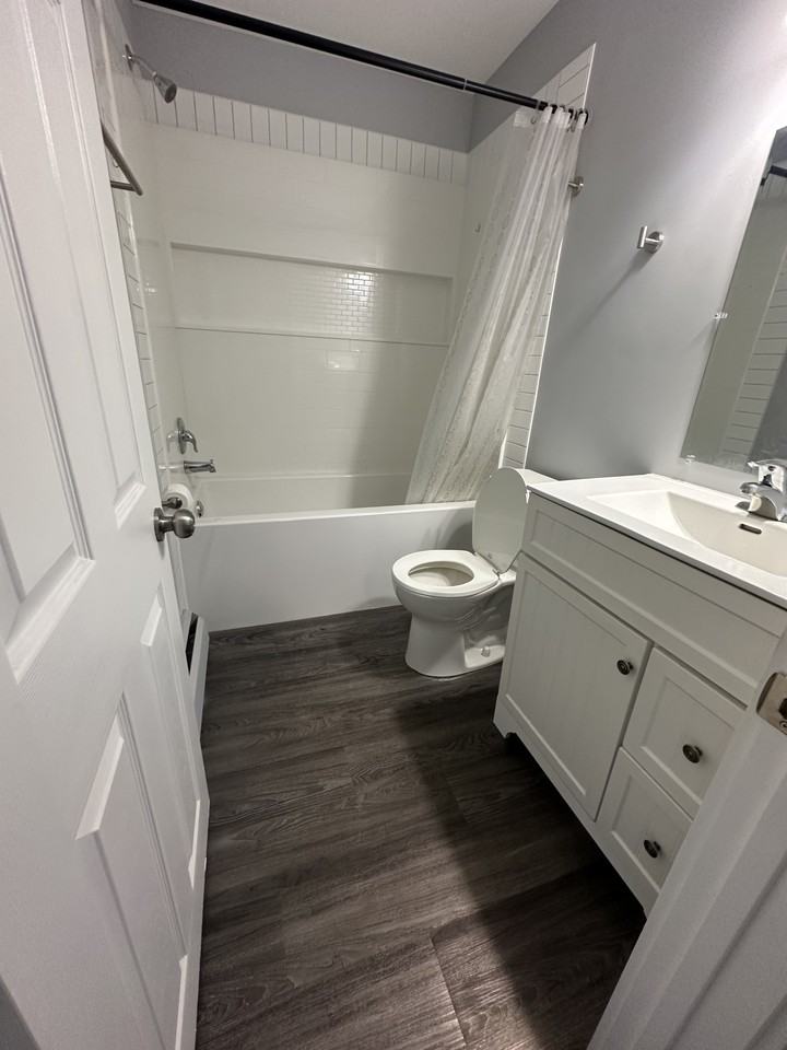 4621 Veterans Way - 35 - Photo 3 of 7