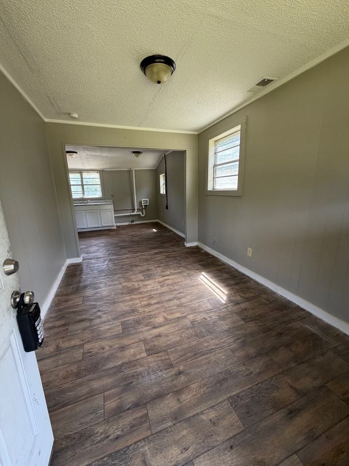 1009 Compress St #C - Photo 2 of 10