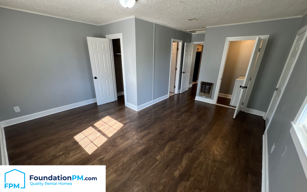 4347 Melwood St #1 - Photo 3 of 13