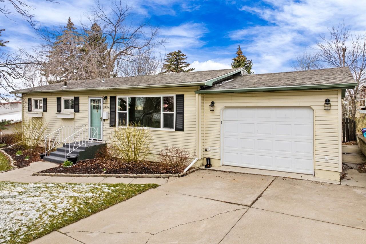 1004 11th St Nw #1 - Photo 2 of 50