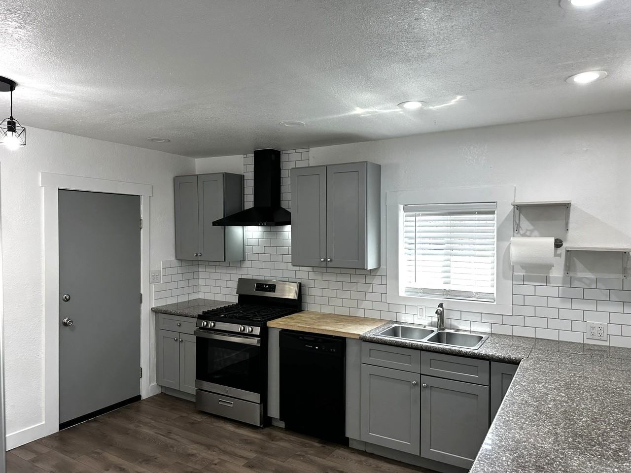 1532 N Calaveras St #1 - Photo 3 of 18