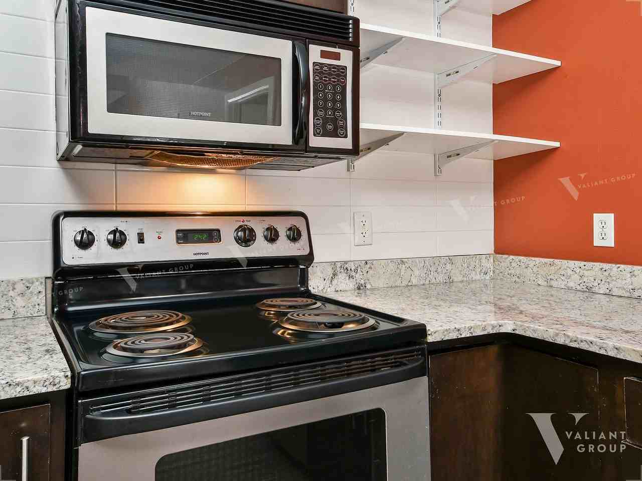 Private Bed/Bath Student Rentals Near MSU, Downtown Springfield – Leasing Now! - Photo 3 of 22