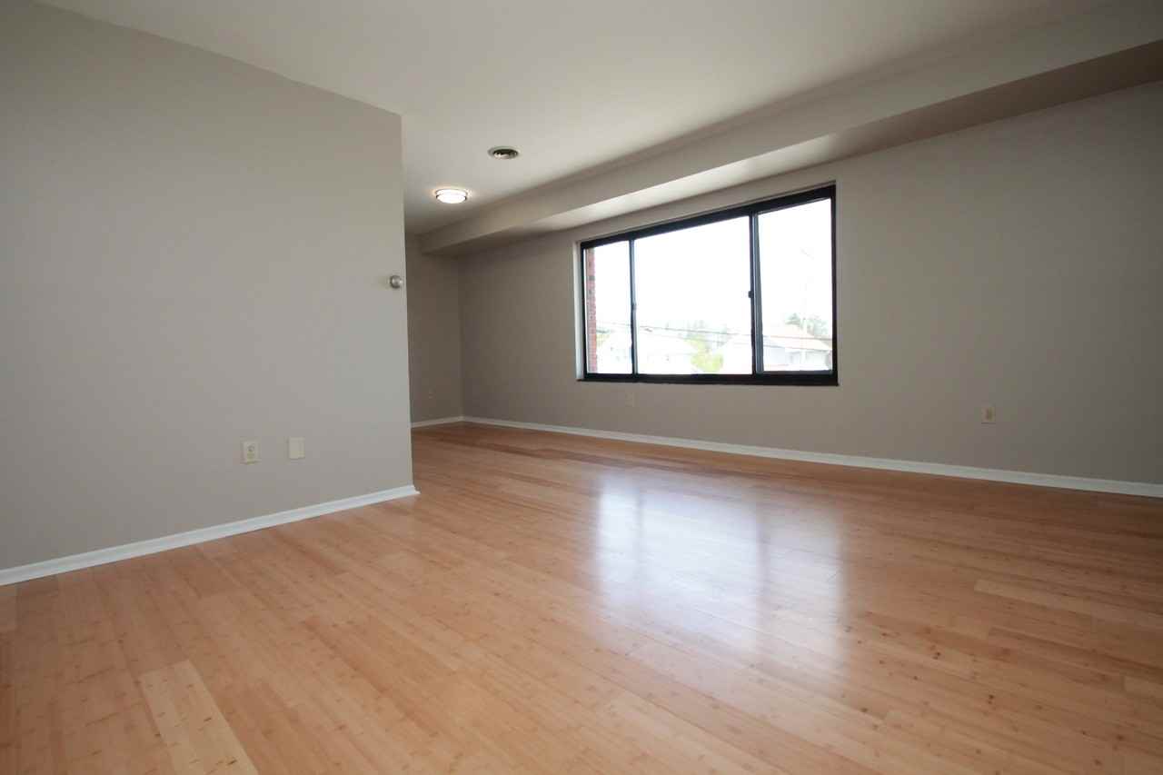 5398 MAIN STREETAPT 11 #5398-11 - Photo 4 of 8