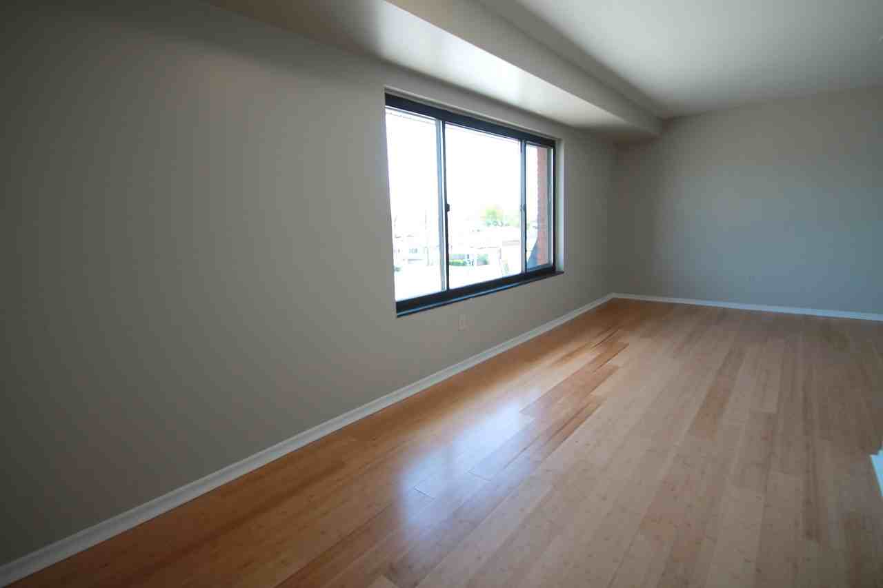 5398 MAIN STREETAPT 11 #5398-11 - Photo 5 of 8
