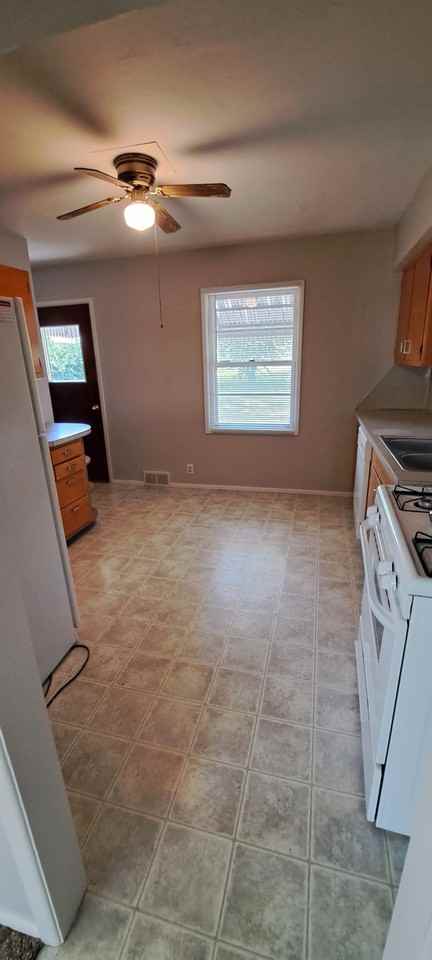 1214 S Saxby Ave #1 - Photo 3 of 14