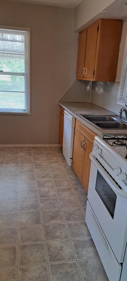 1214 S Saxby Ave #1 - Photo 4 of 14