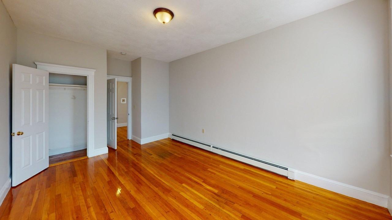 52 Clark Avenue52 Clark Avenue - 5 #5 - Photo 4 of 18