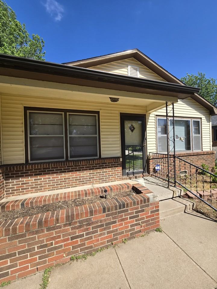 902 N Colorado St #1 - Photo 2 of 31