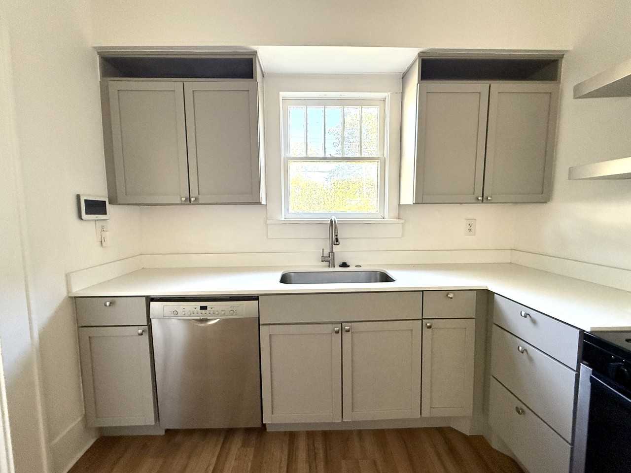 316 K St Sw #1 - Photo 4 of 33