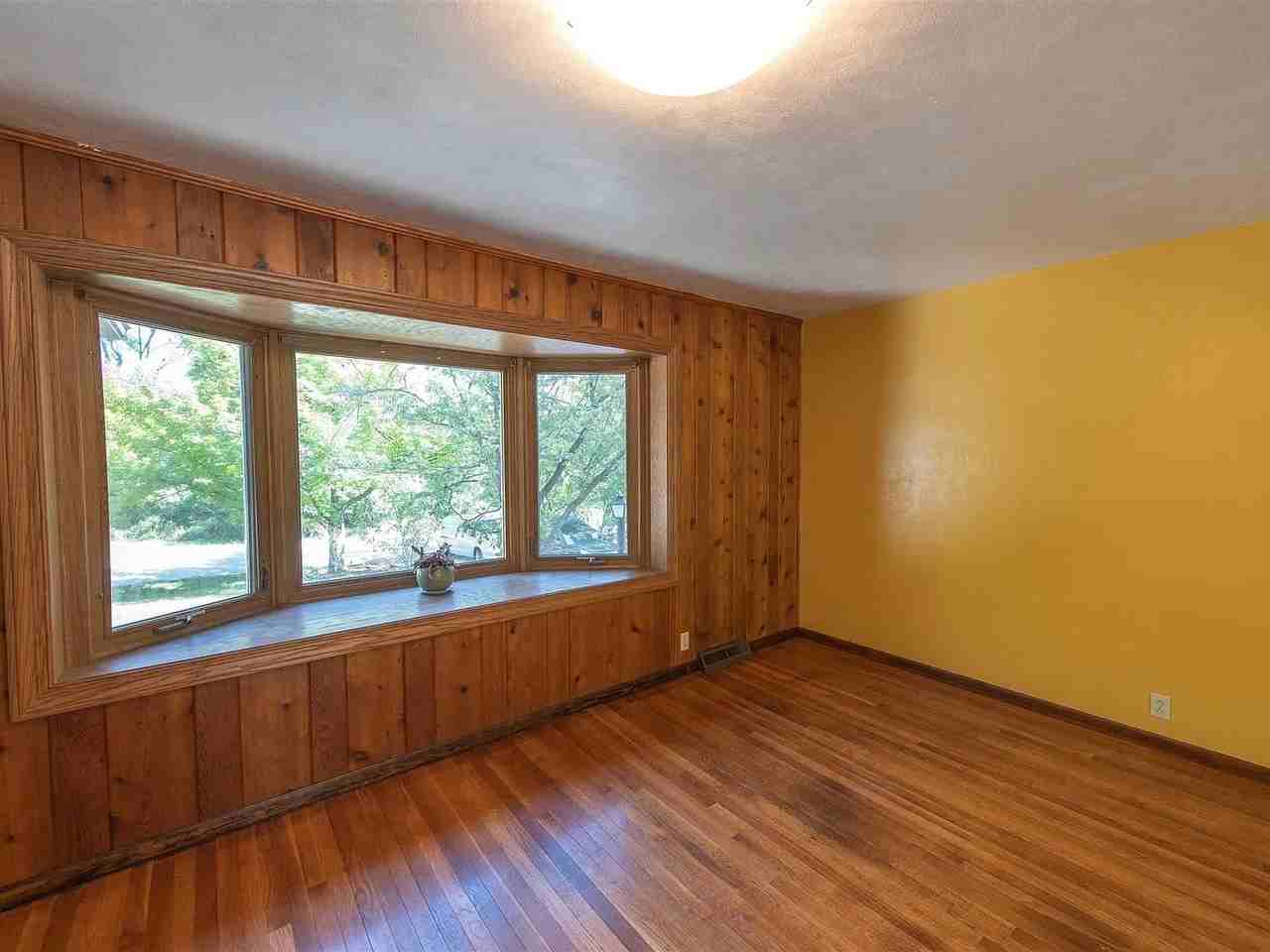 2536 E 8th - Photo 3 of 30