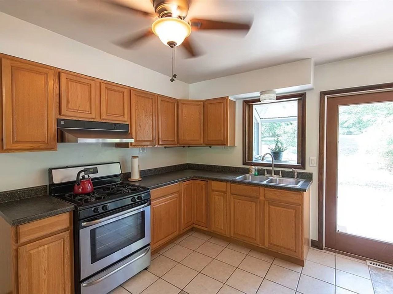2536 E 8th - Photo 6 of 30