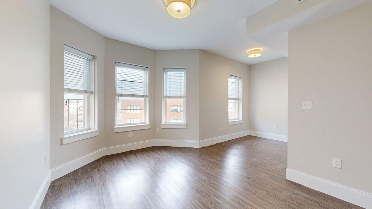 133 Paris Street133 Paris Street - 1 #1 - Photo 2 of 28