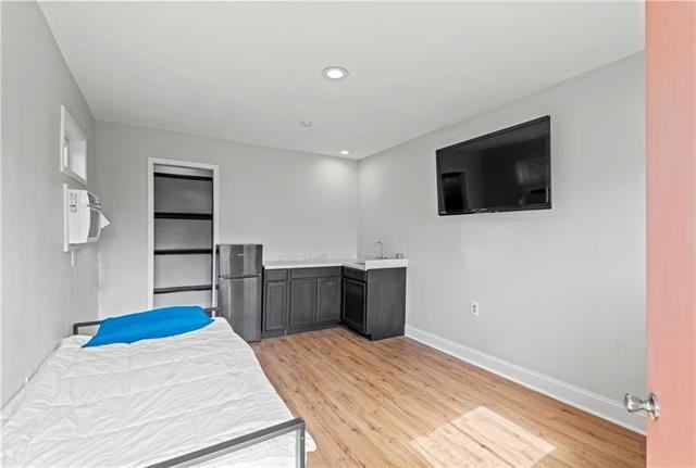 906 Flood St #1 - Photo 7 of 10