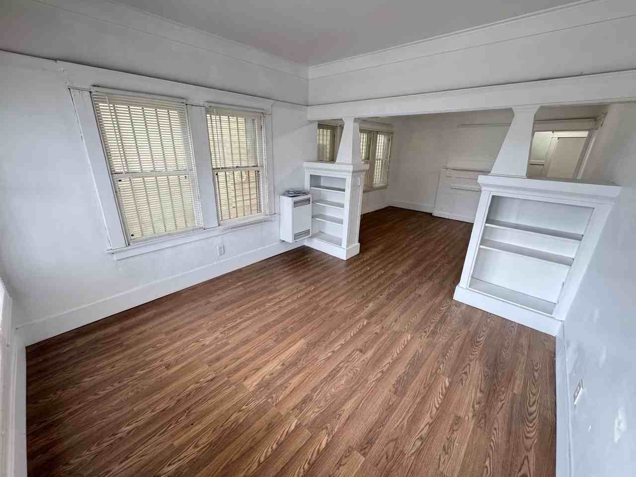 Vernon Ave - 458 - Photo 3 of 32