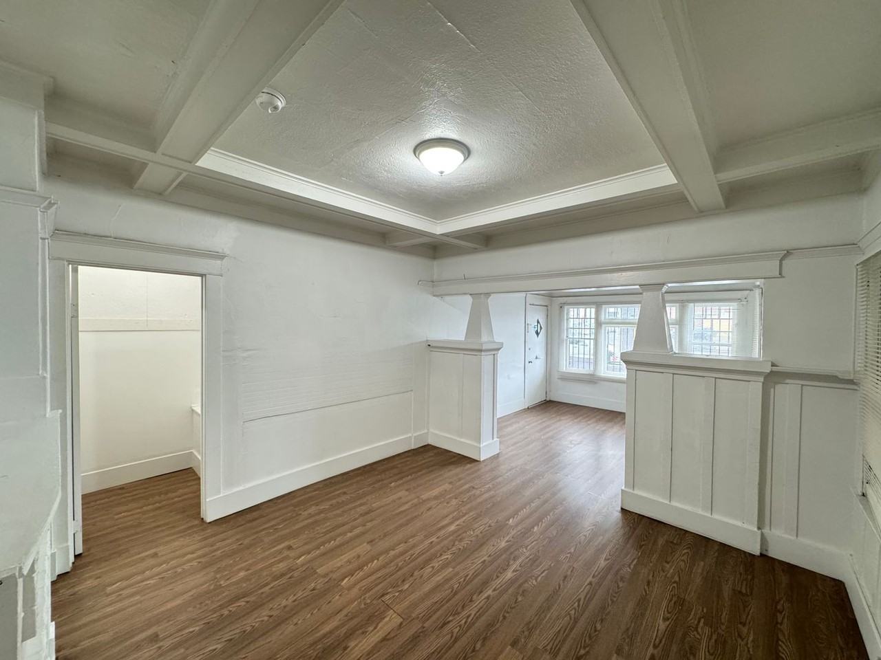 Vernon Ave - 458 - Photo 6 of 32