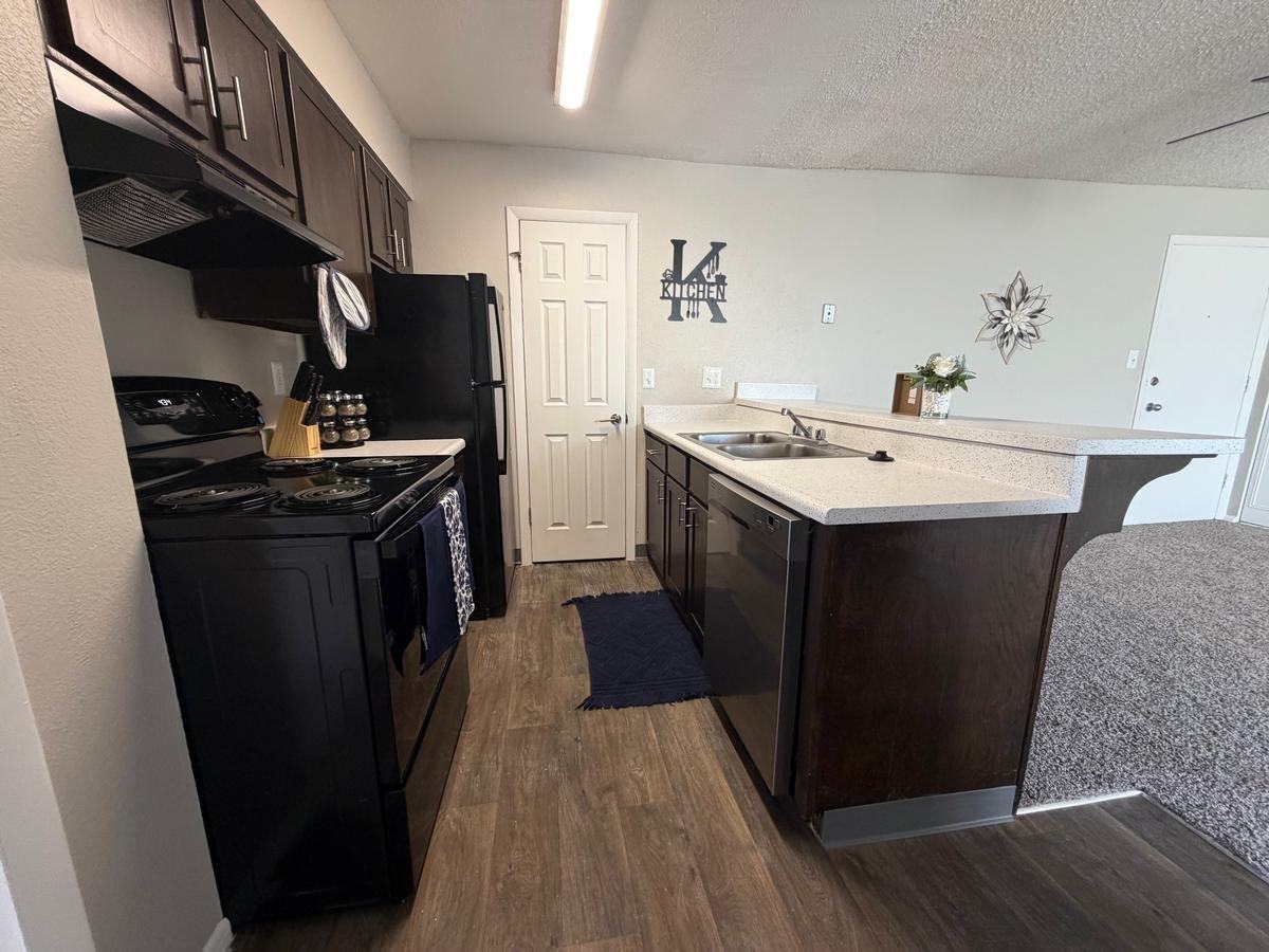 921 Westmoreland Rd - Photo 2 of 6