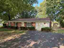 featured image of 924 Chalet Dr #1