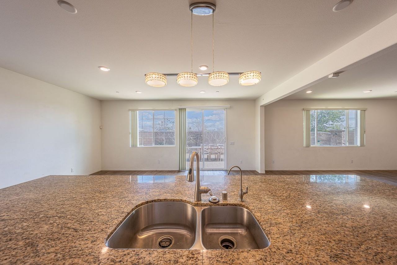 8485 Kingman Ct - Photo 7 of 30
