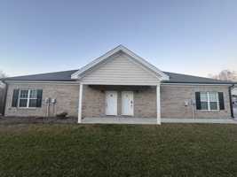 featured image of Avery Lane - 140-B #140B