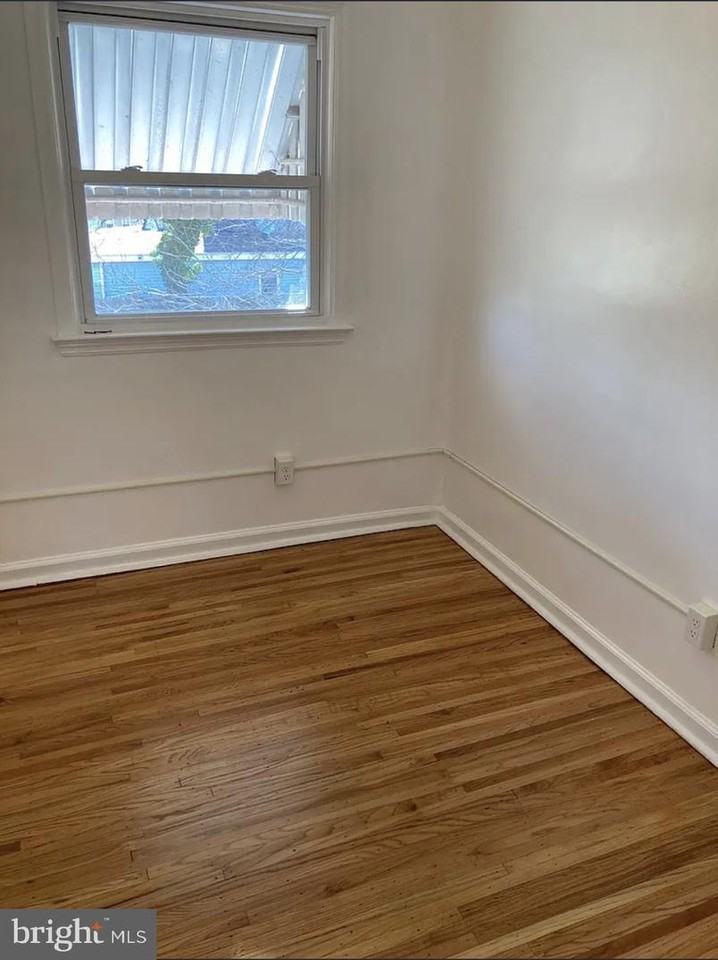 3208 Mitchell St #1 - Photo 4 of 7