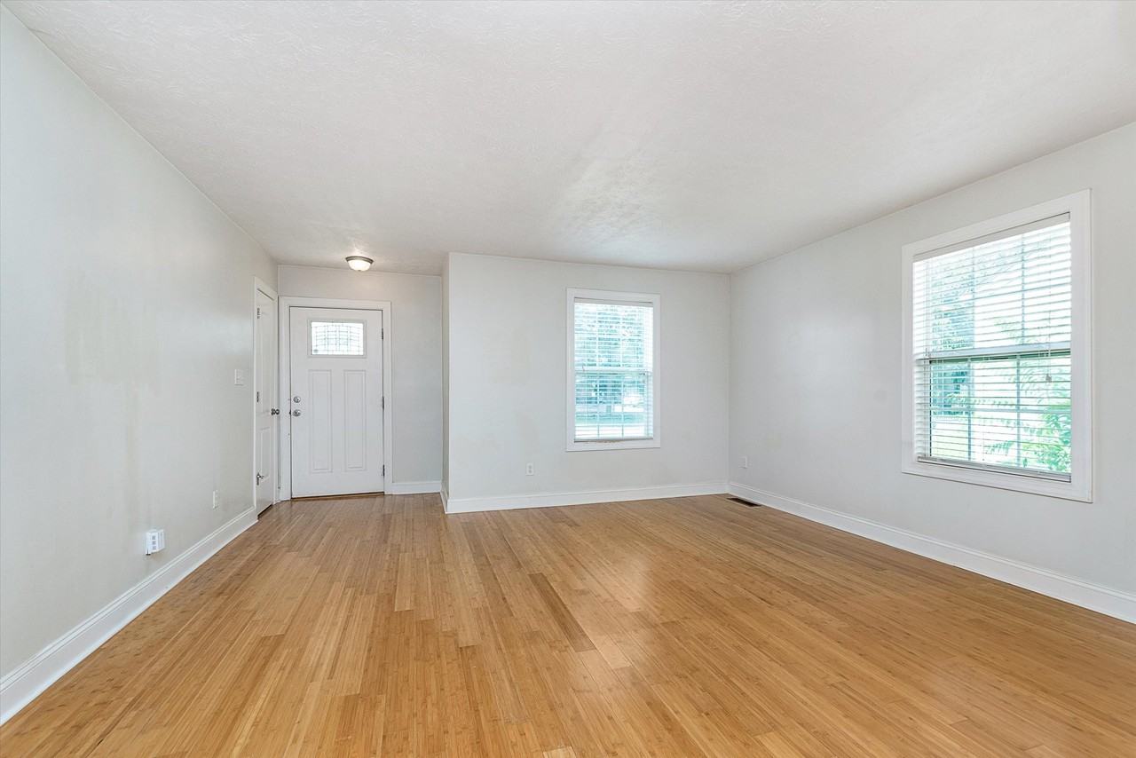 1414 E 46th St #1 - Photo 4 of 26