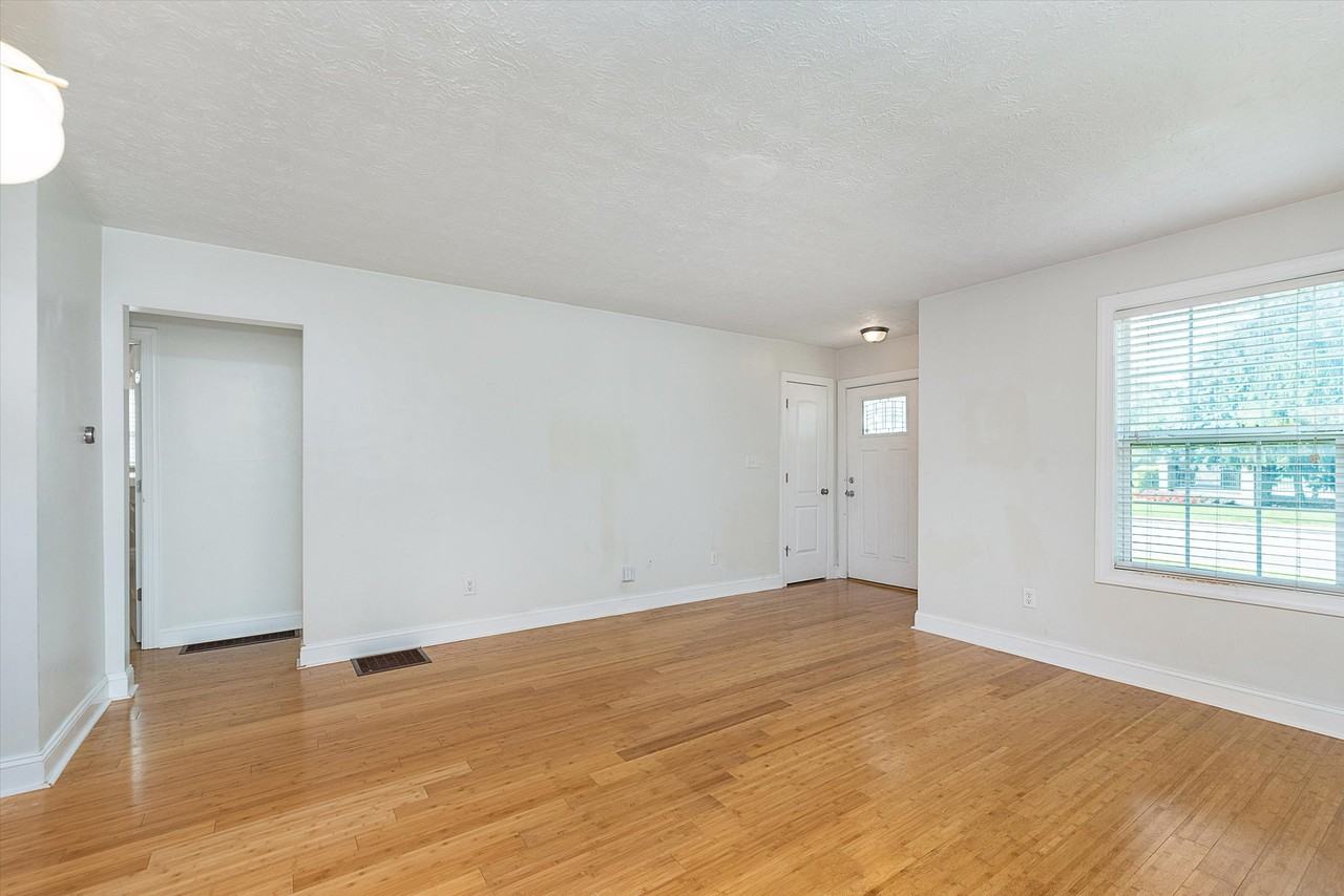 1414 E 46th St #1 - Photo 6 of 26