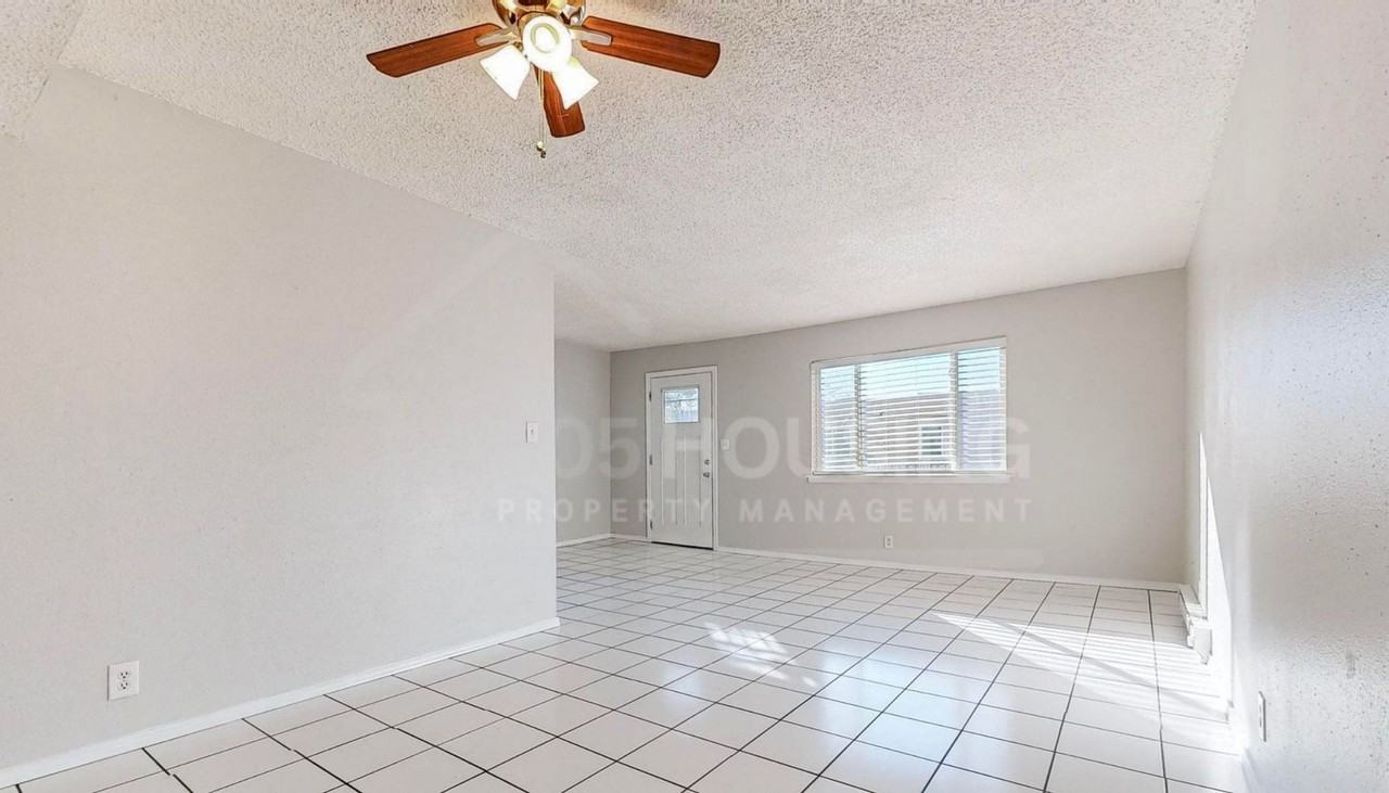12013 Stilwell Dr Ne #A - Photo 5 of 25