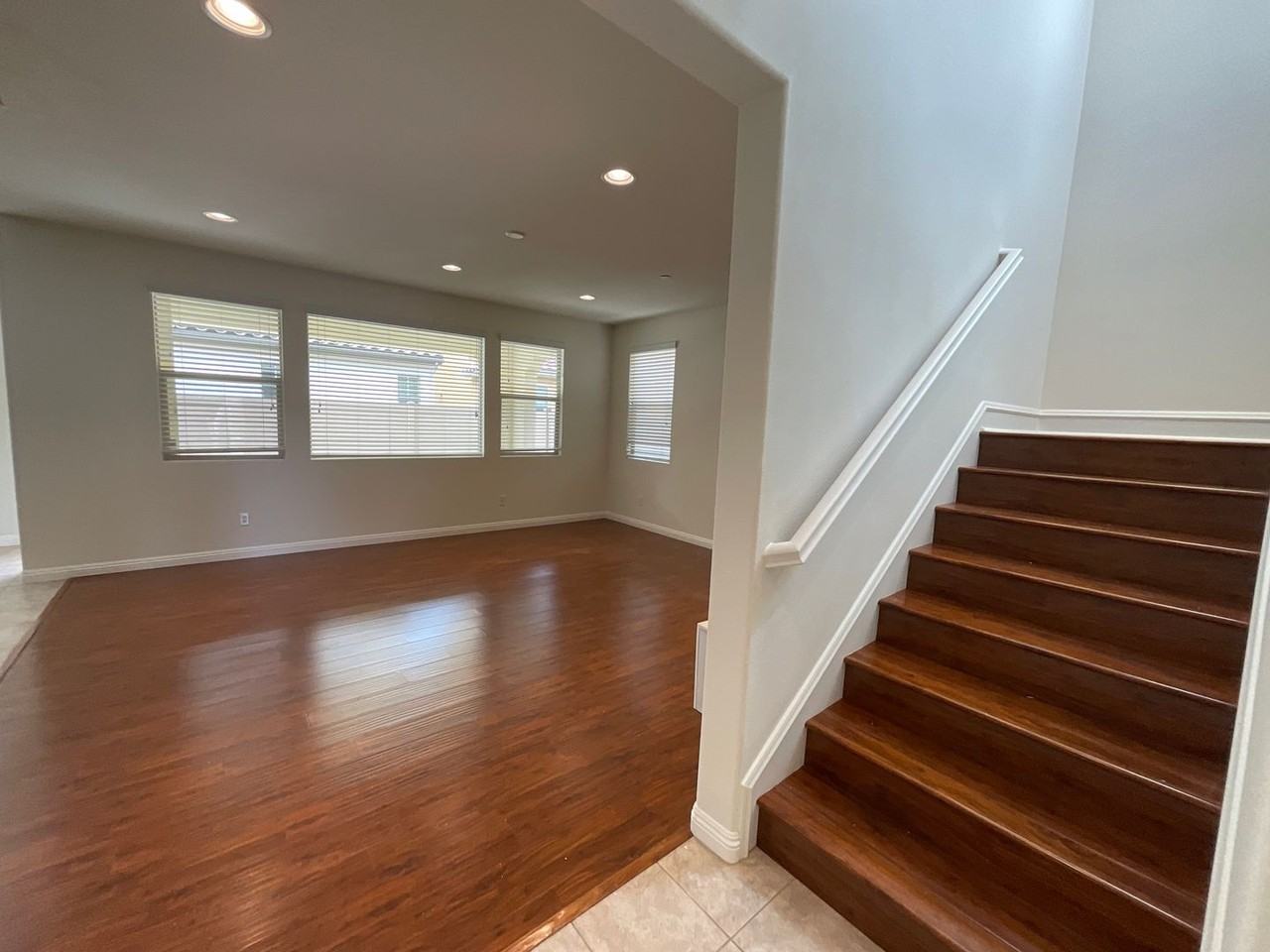 14804 Harmony Ln - Photo 5 of 50