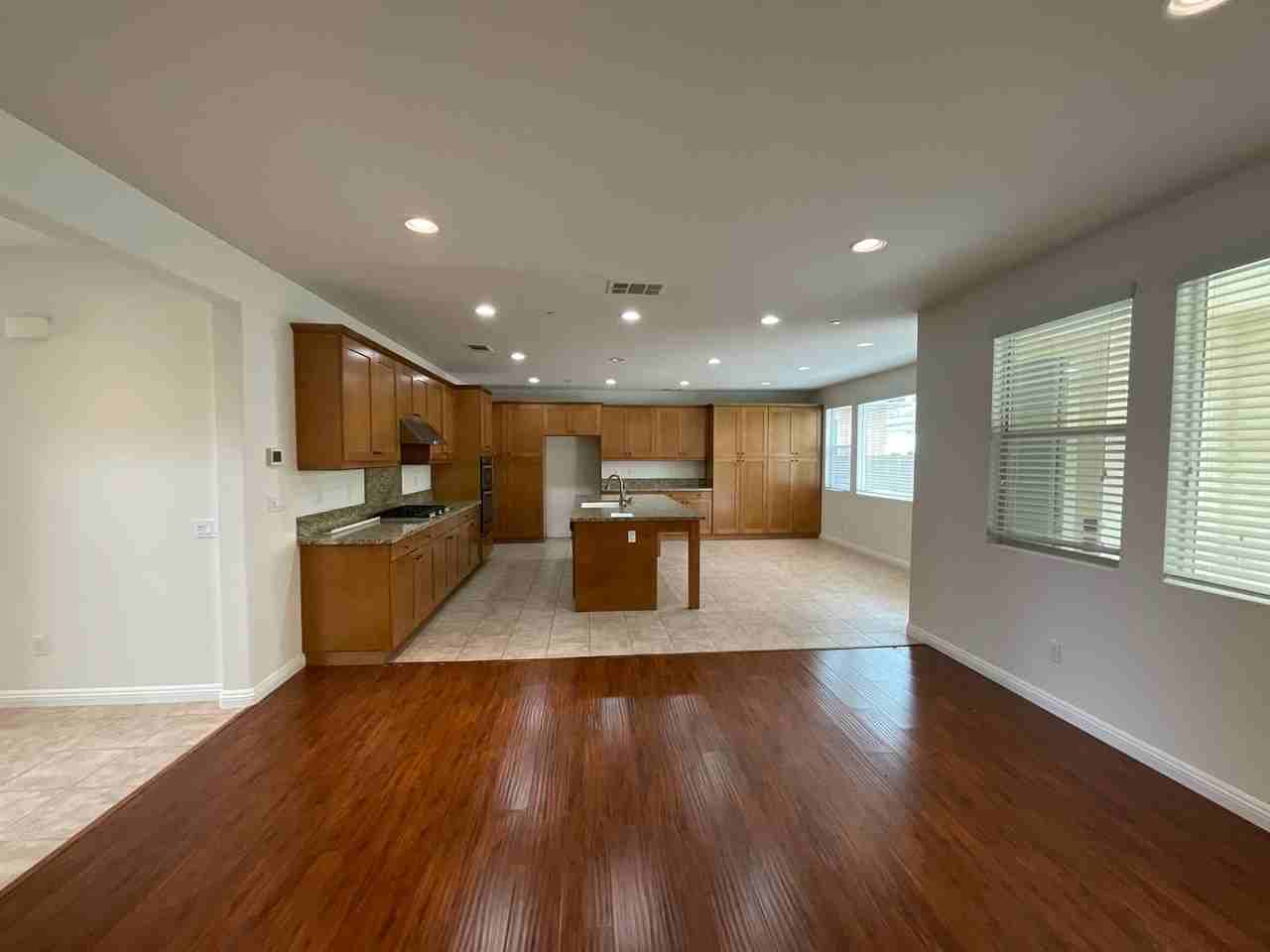 14804 Harmony Ln - Photo 7 of 50