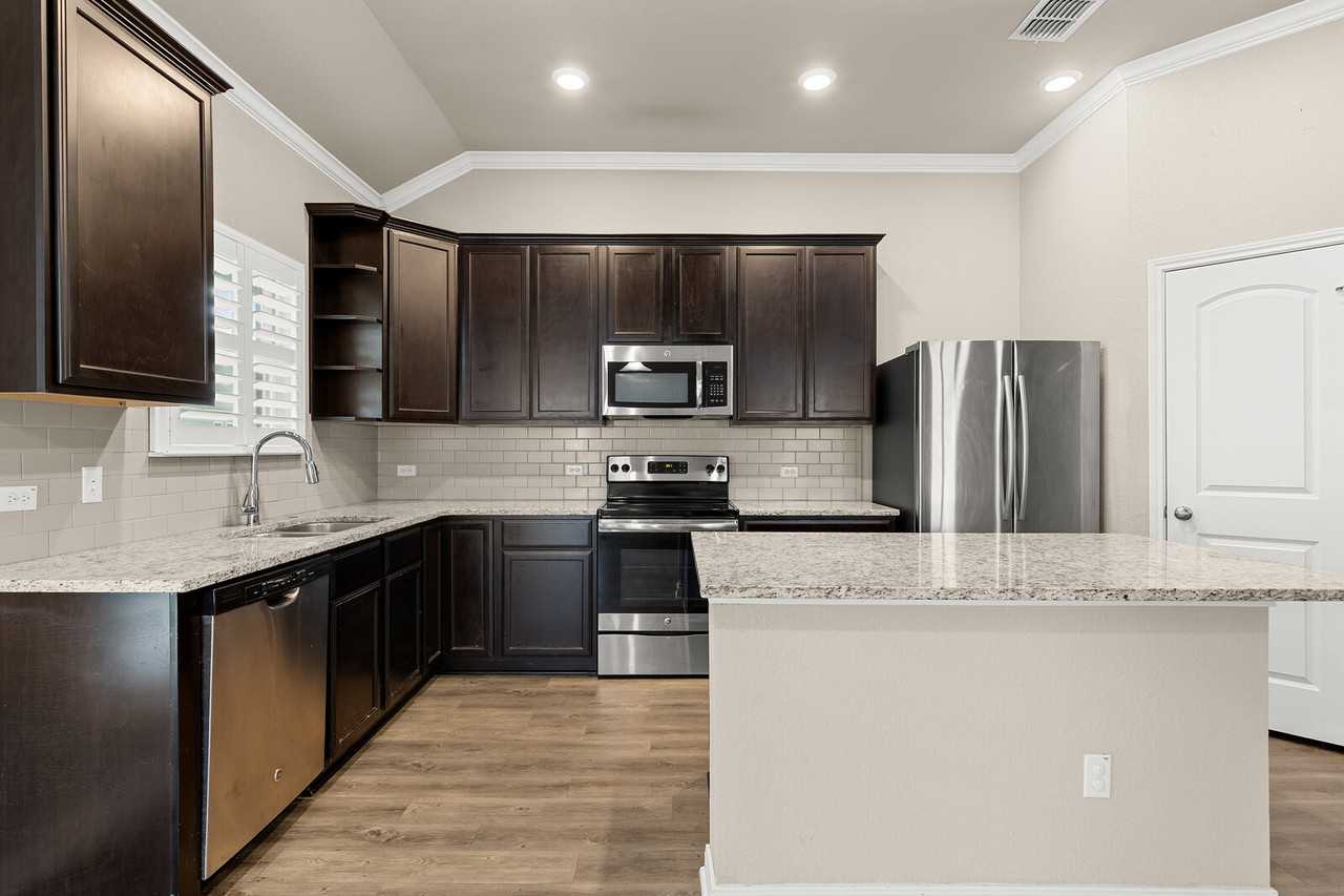 2809 Keathley Dr #1 - Photo 3 of 20