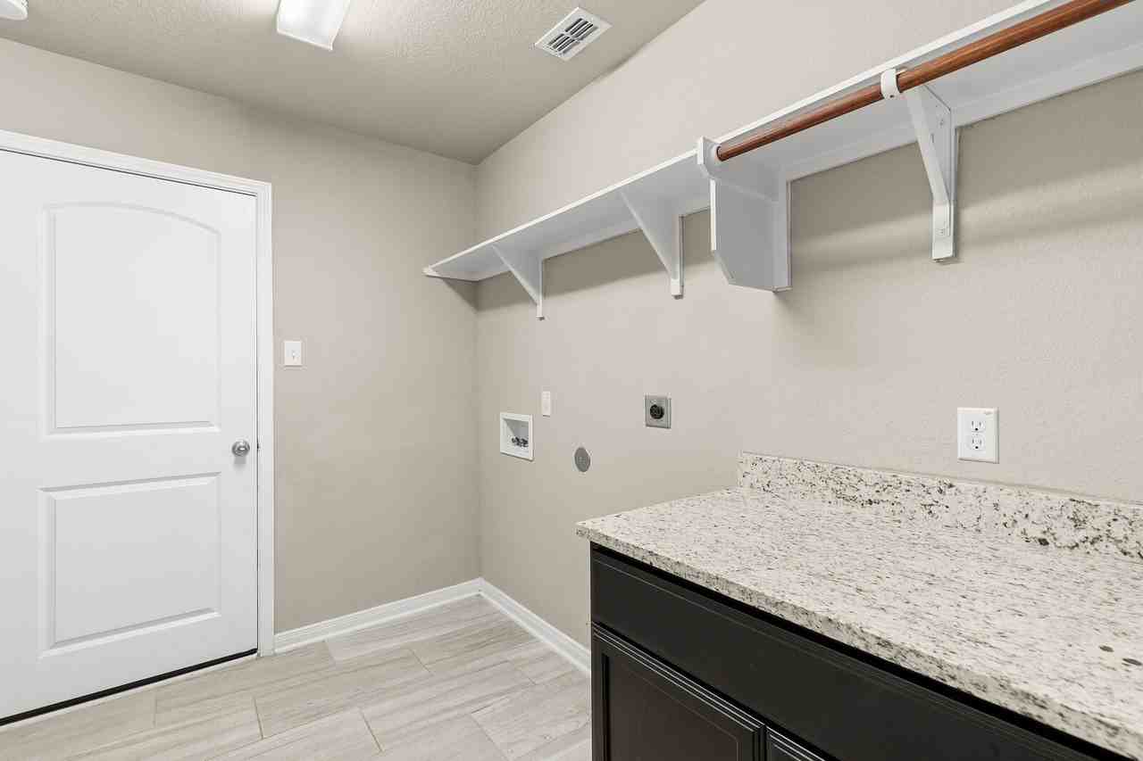 2809 Keathley Dr #1 - Photo 4 of 20