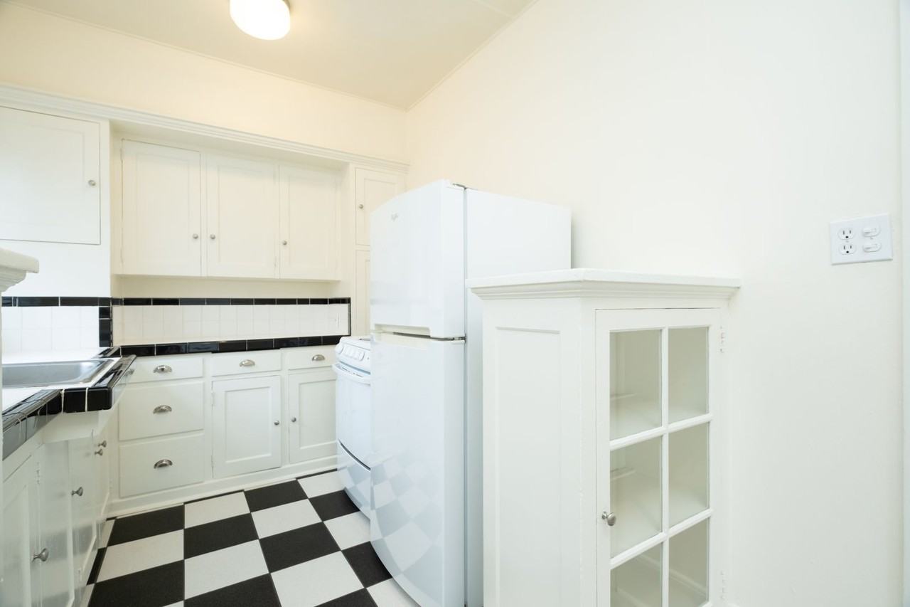 VILLA DOROTHEA APARTMENTS (VIL01) - Photo 5 of 50