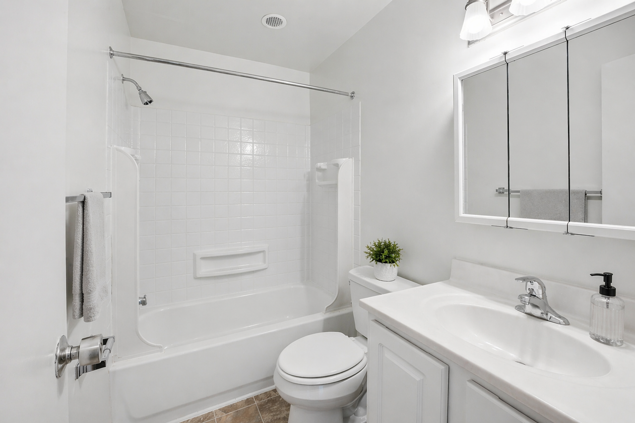 Summit Square Apartments - Photo 5 of 50
