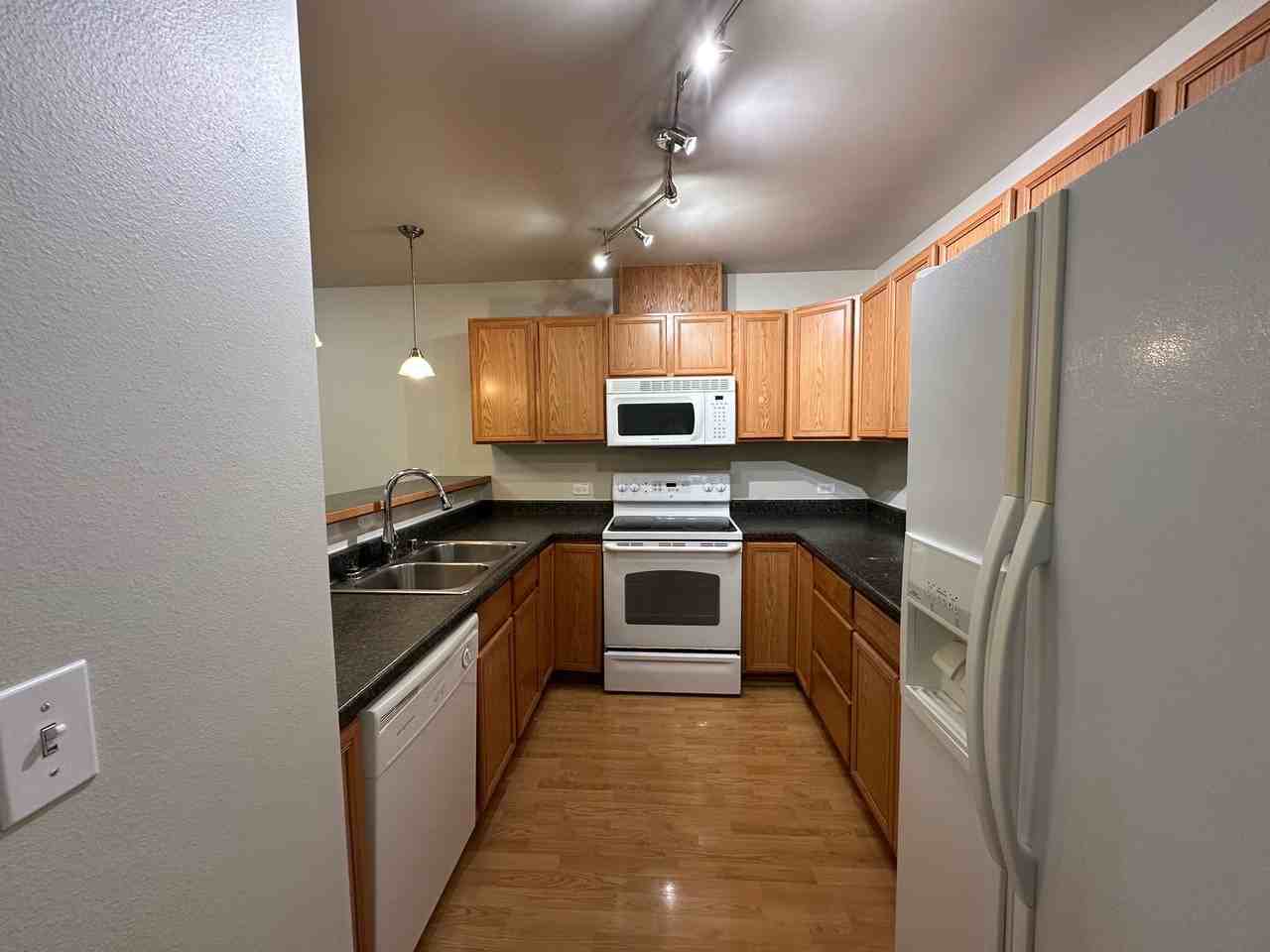 5752 Legoe Ave #202 - Photo 7 of 31