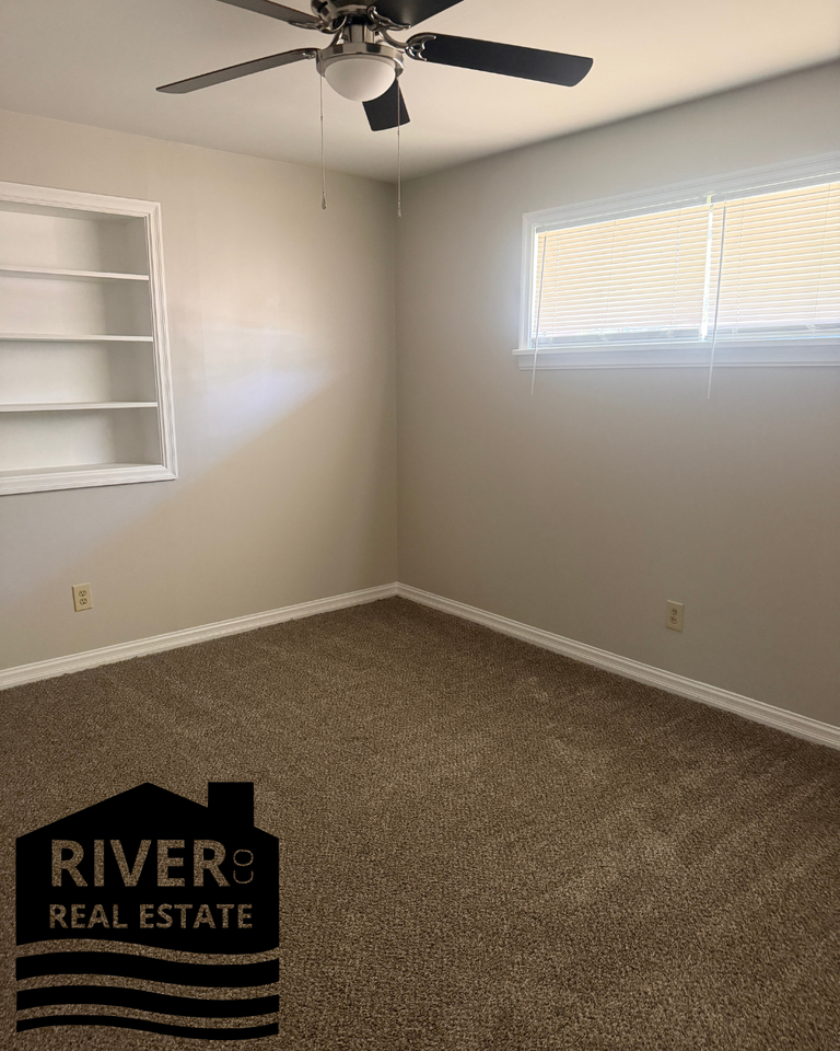 1204 Graham Ave #1204 - Photo 7 of 9