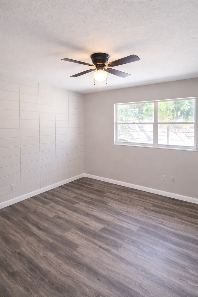 6101 10th St N #3 - Photo 2 of 6