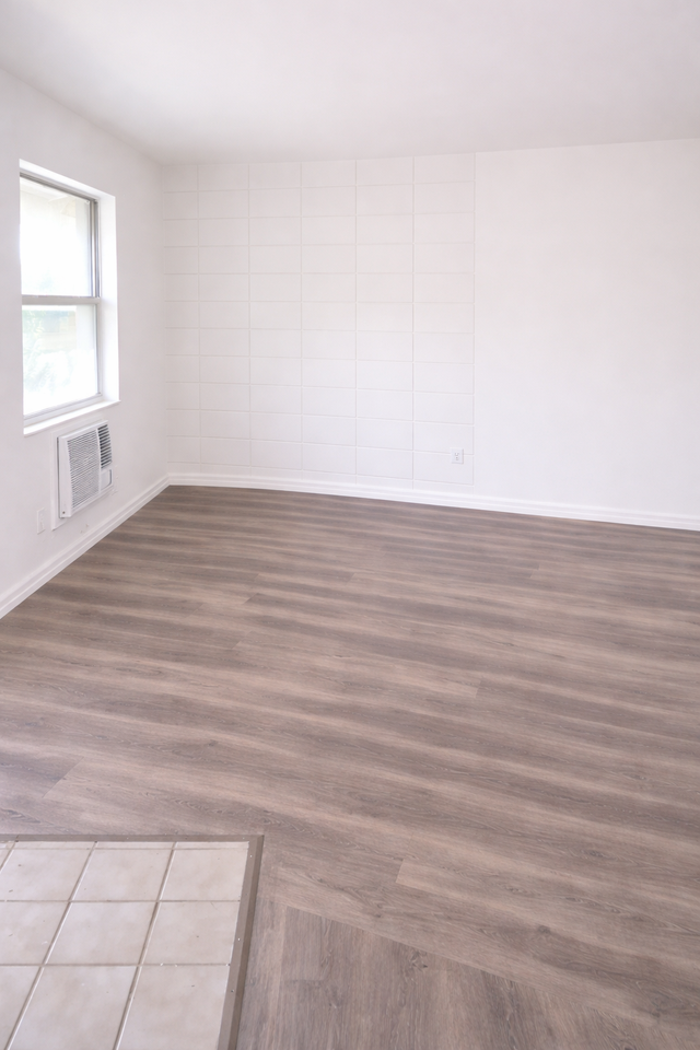 6101 10th St N #3 - Photo 5 of 6
